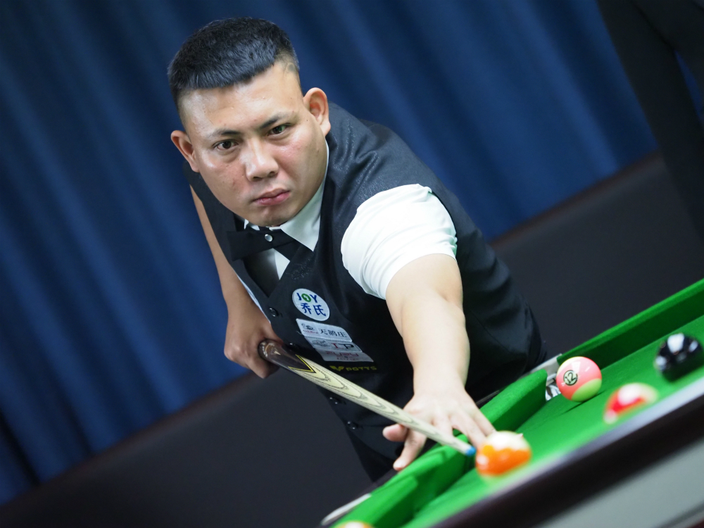 但在决赛中 但在决赛中